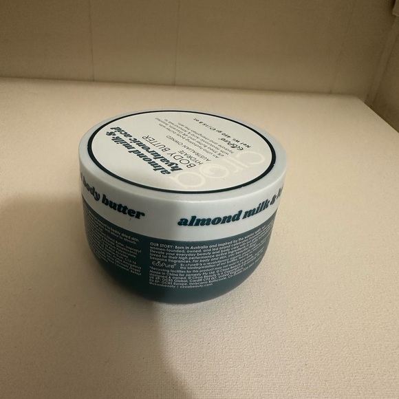 Ciroa Almond Milk & Hyaluronic Acid Body Butter Hudrate 15.8oz - Picture 4 of 5